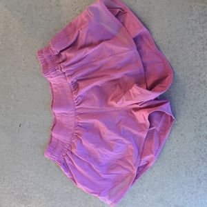 Lululemon Hotty Hot short 2.5" Size 4 Magenta Glow